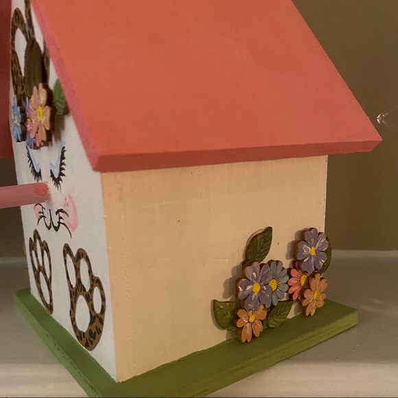 Never to early to prepare for SPRING 🌸Handpainted decorative birdhouse.  NWT. - Picture 5 of 8
